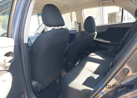 2010 Toyota Corolla S z USA, uszkodzony, nr VIN 2T1BU4EE5AC534577